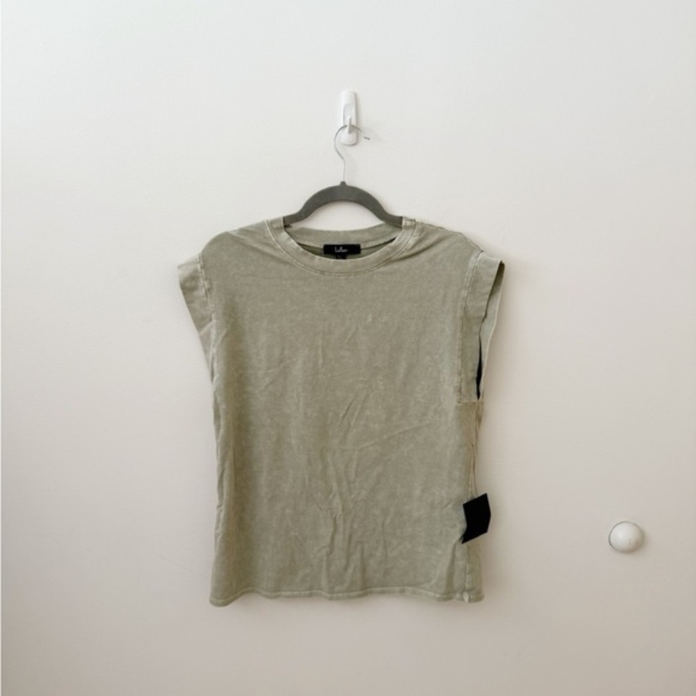 Lulu's Green Sleeveless Muscle Tee Relaxed Fit